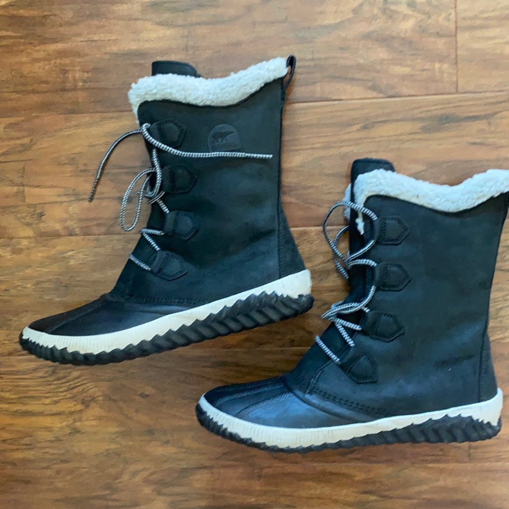 Black Sorel winter boots